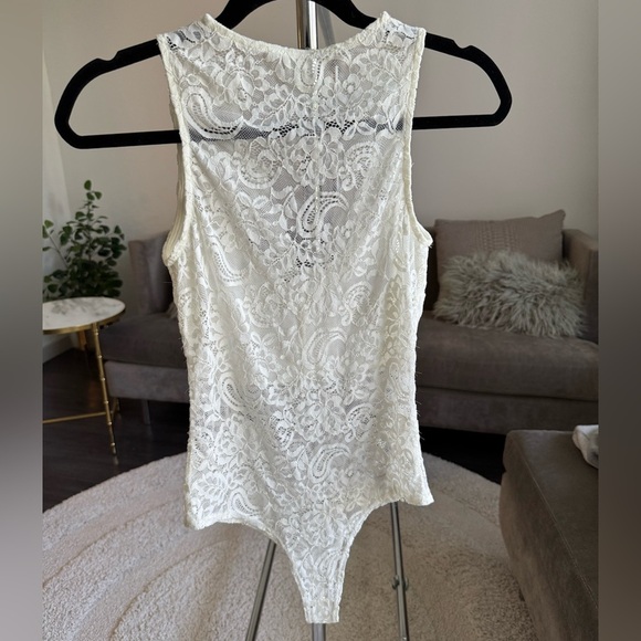 White lace sleeveless bodysuit one piece size small - Picture 6 of 12